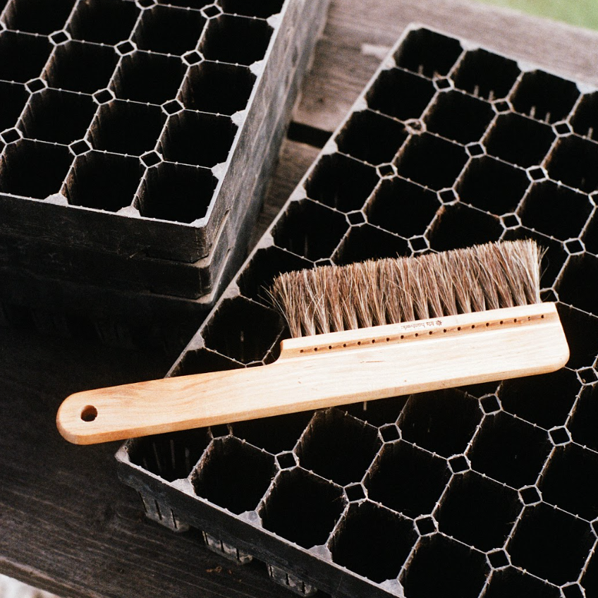 Jordborste Iris Hantverk